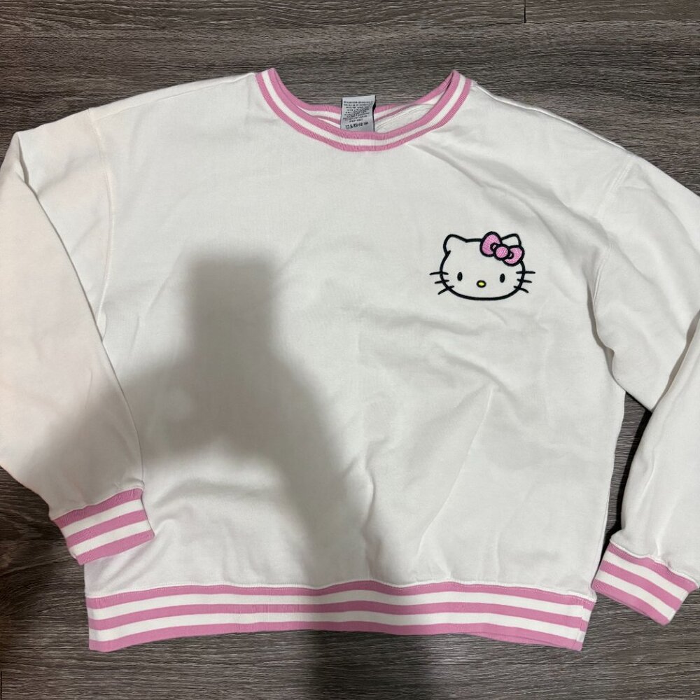 HELLO KITTY SWEATER EXTRA LARGE